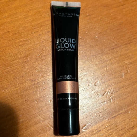 Anastasia Liquid Glow Highlighter - Picture 3 of 15
